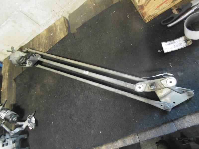 Moteur essuie glace avant