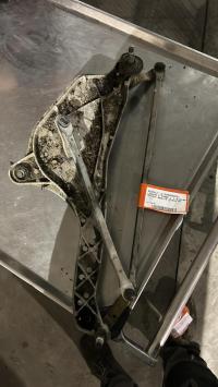 Moteur essuie glace avant