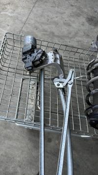 Moteur essuie glace avant