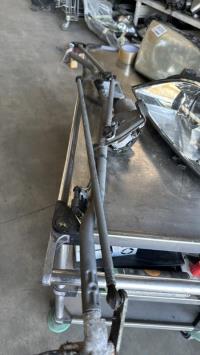 Moteur essuie glace avant