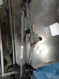 Moteur essuie glace avant