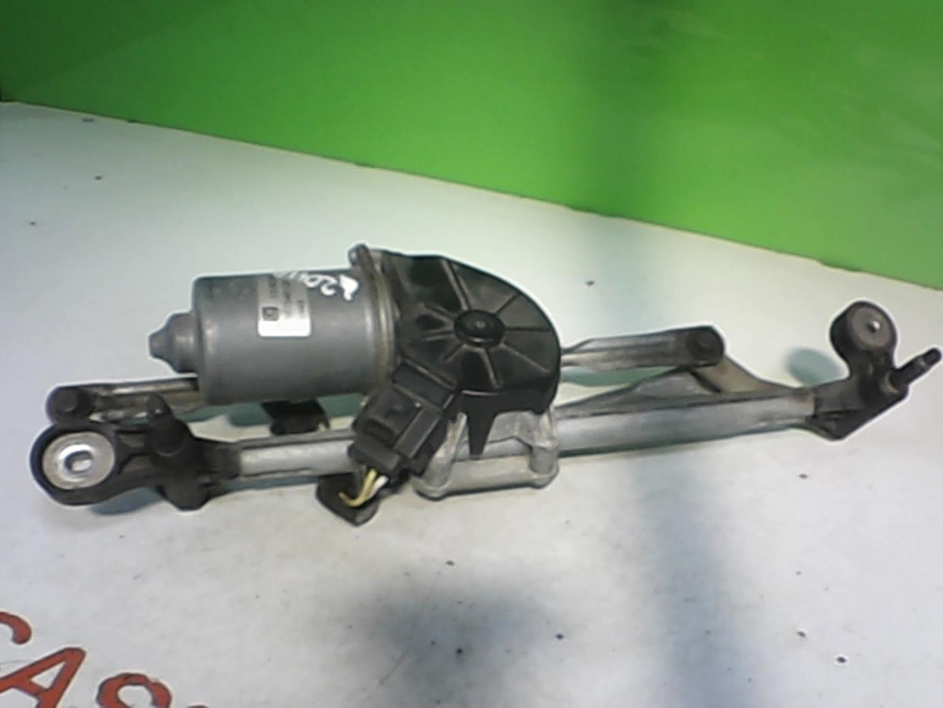 Motor de limpiaparabrisas delantero