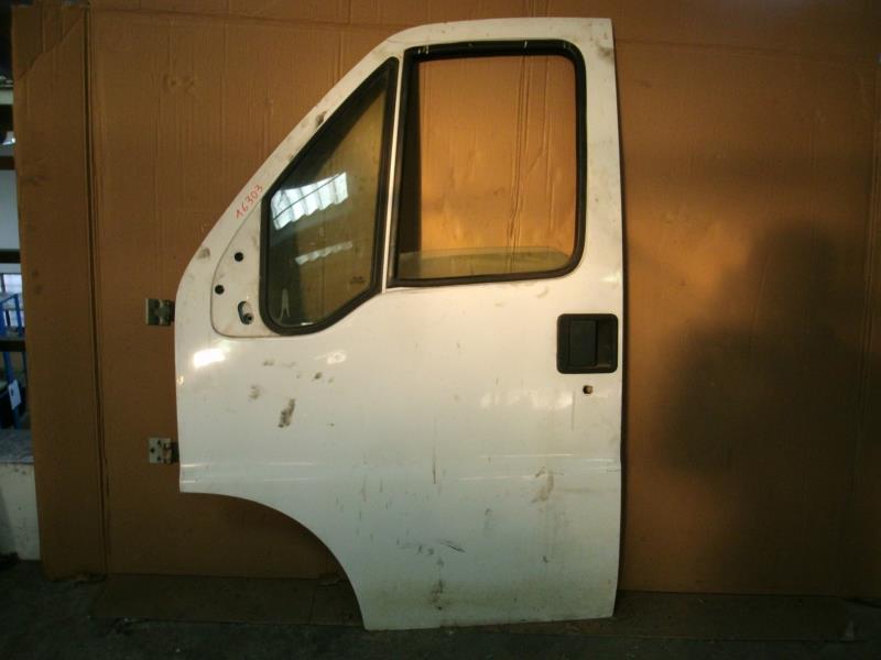 Porte avant gauche