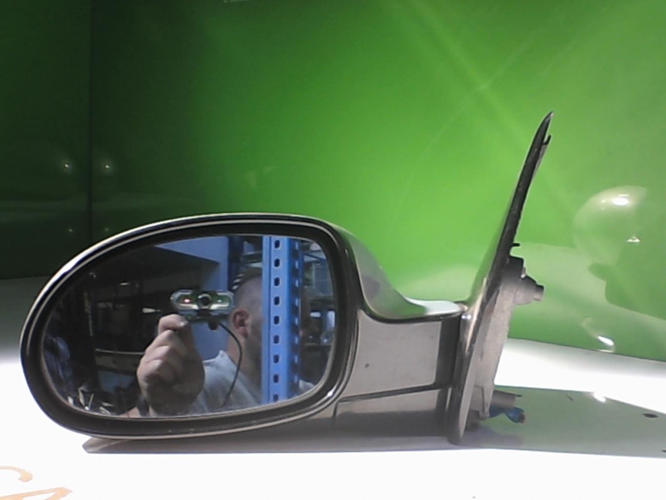 Retrovisor izquierdo