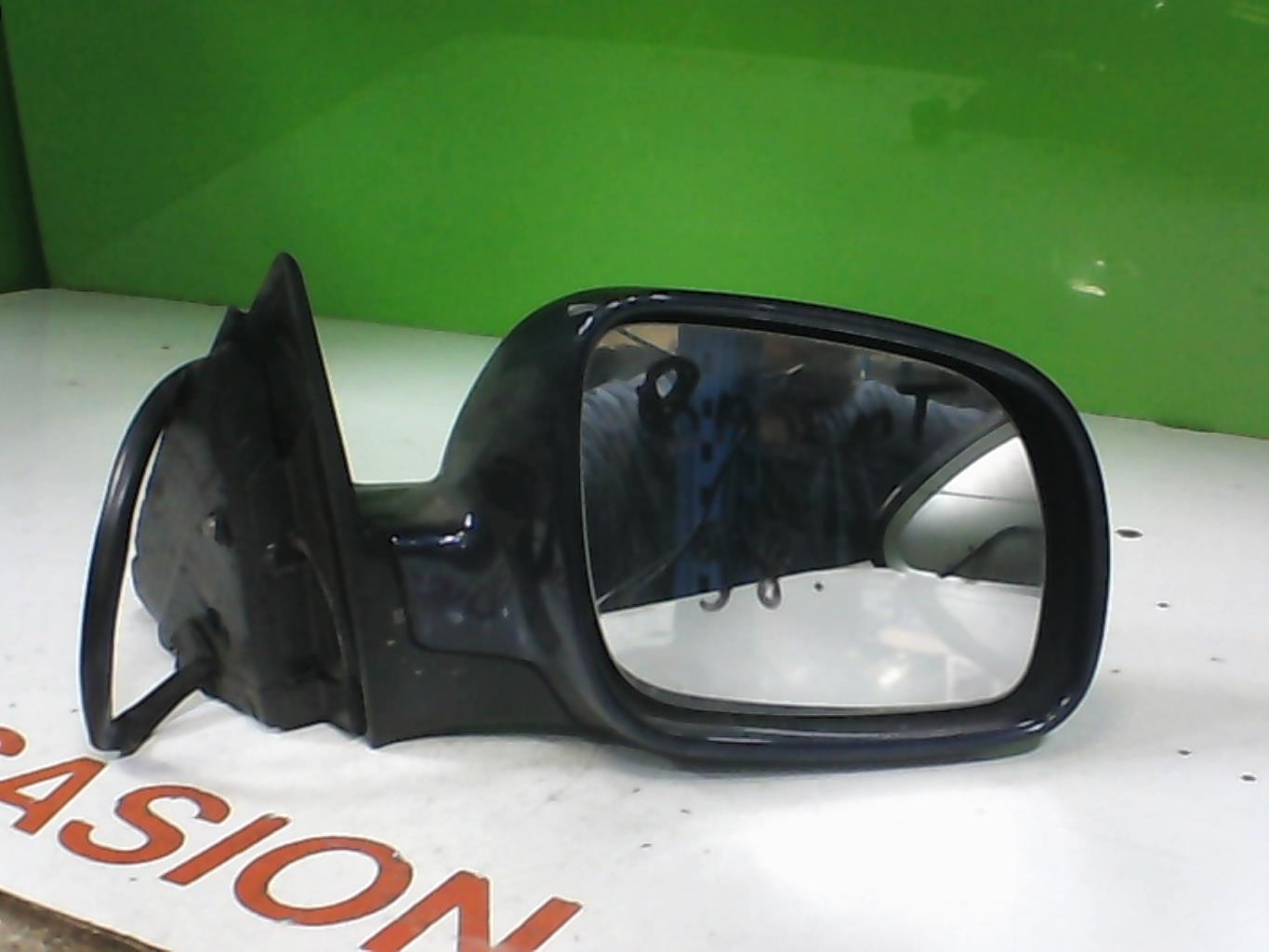 Retrovisor derecho