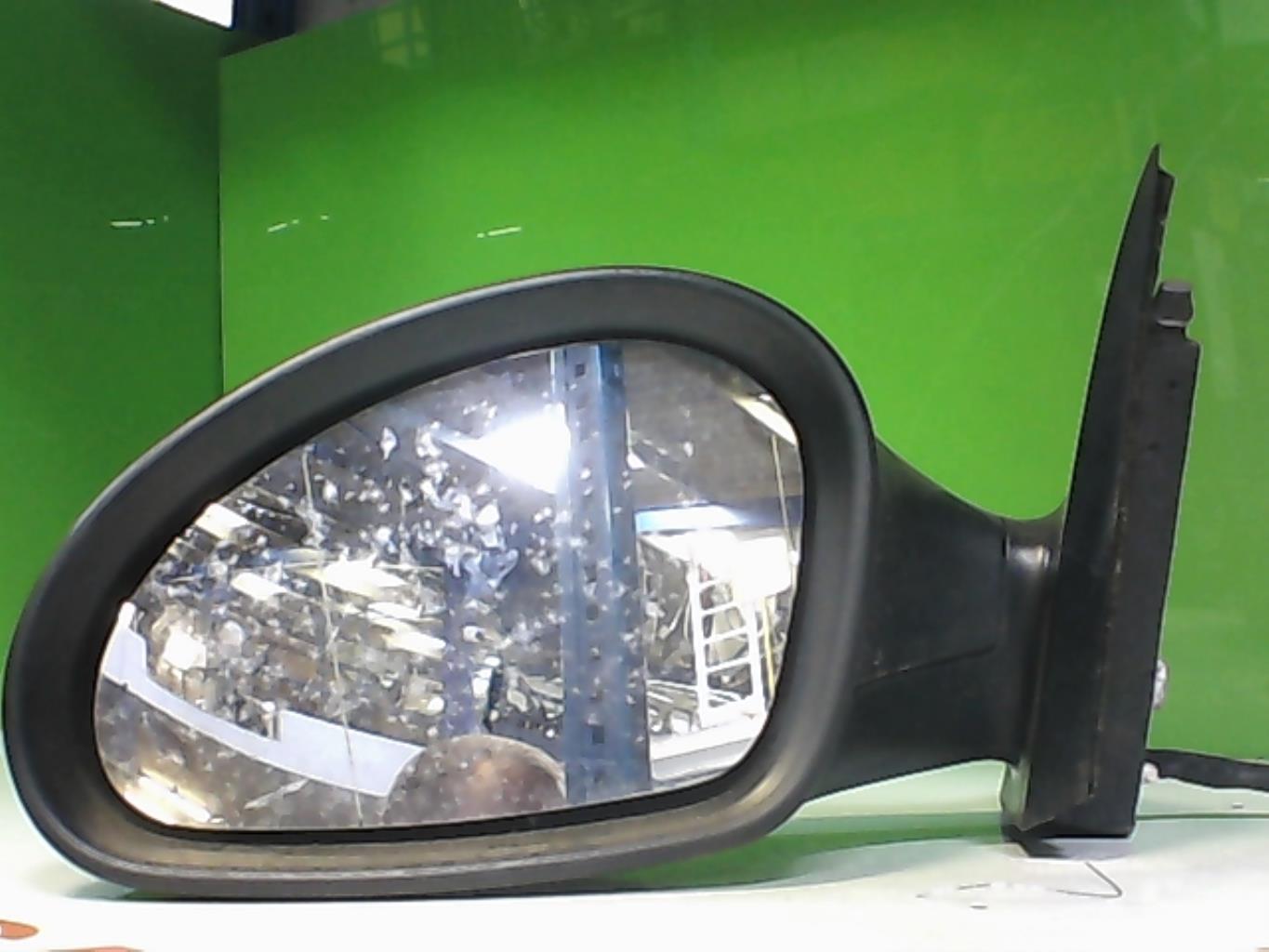 Retrovisor izquierdo