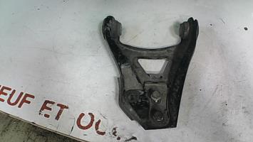 Triangle inferieur avant droit