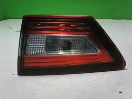 Luz trasera secundaria izquierda (luces)
