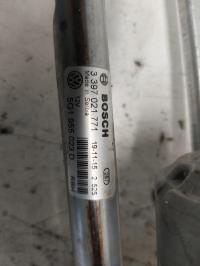 Motore tergicristallo anteriore