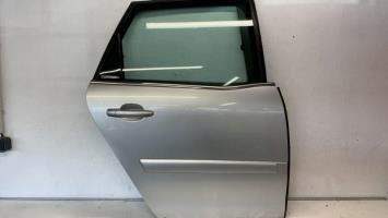 Puerta trasera derecha