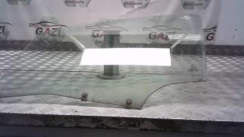 Vitre avant gauche