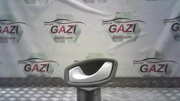 Poignee porte avant gauche