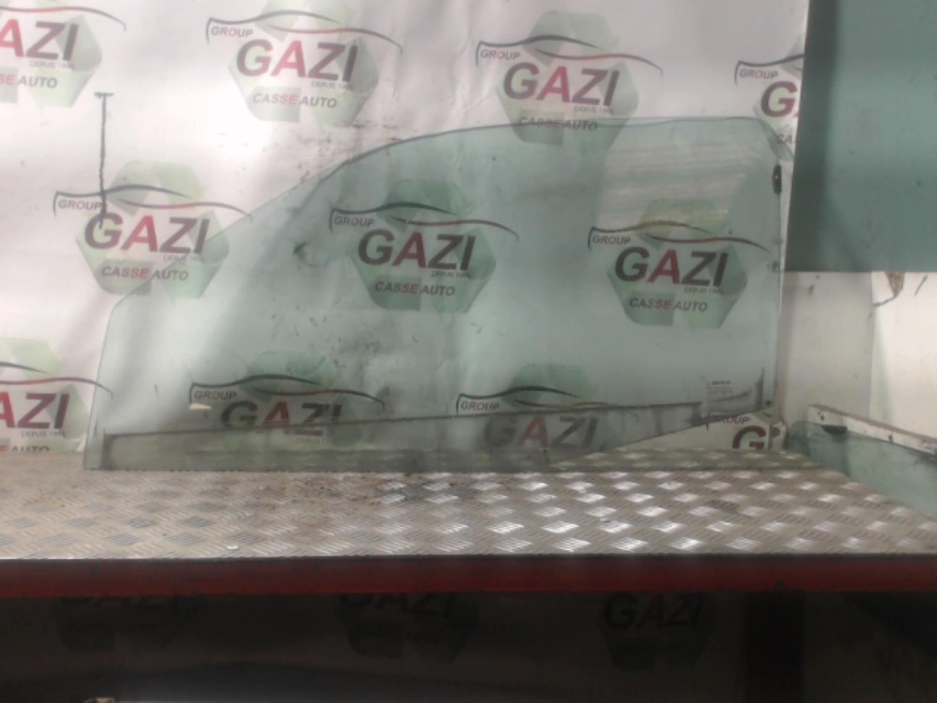 Vitre avant gauche