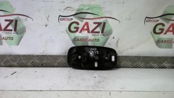 Poignee porte avant gauche