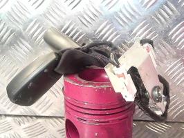 Attache ceinture arriere centrale