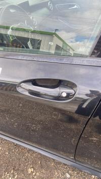 Poignee porte avant gauche