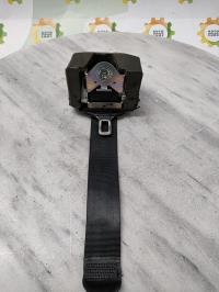 Attache ceinture arriere droit
