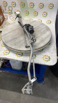 Moteur essuie glace avant