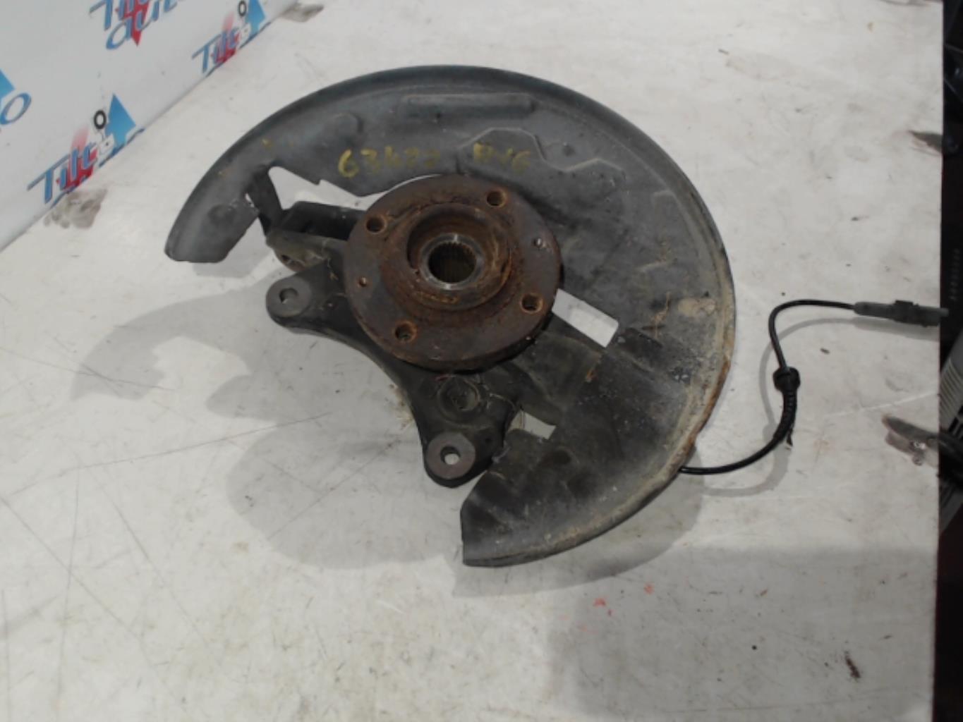 Moyeu avant droit CITROEN DS5 PHASE 1 Diesel - 1