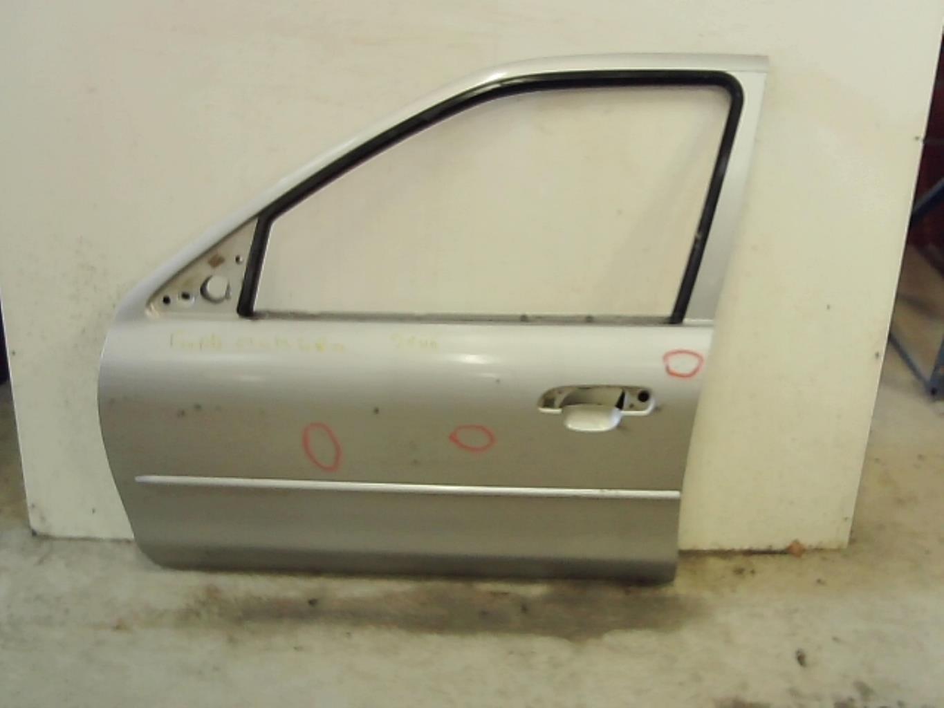 Porte avant gauche