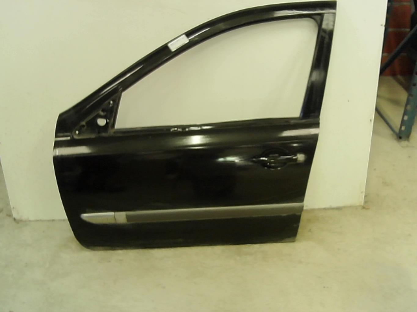 Porte avant gauche