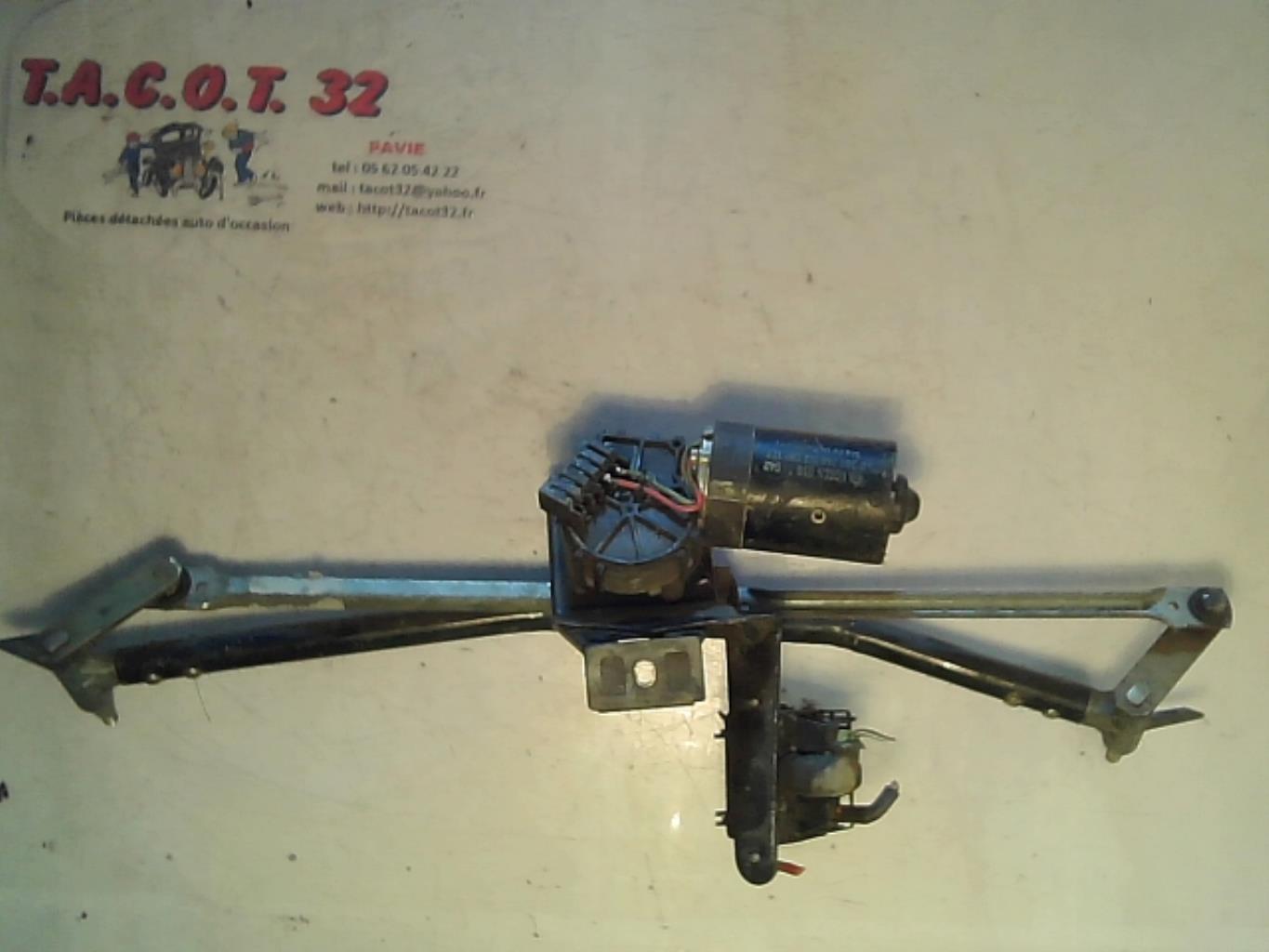 Moteur essuie glace avant