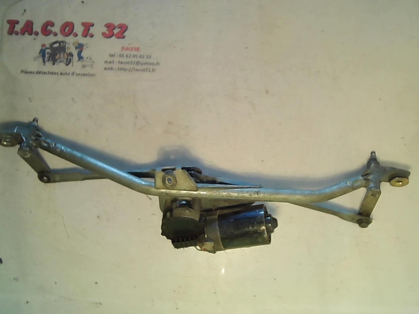 Moteur essuie glace avant