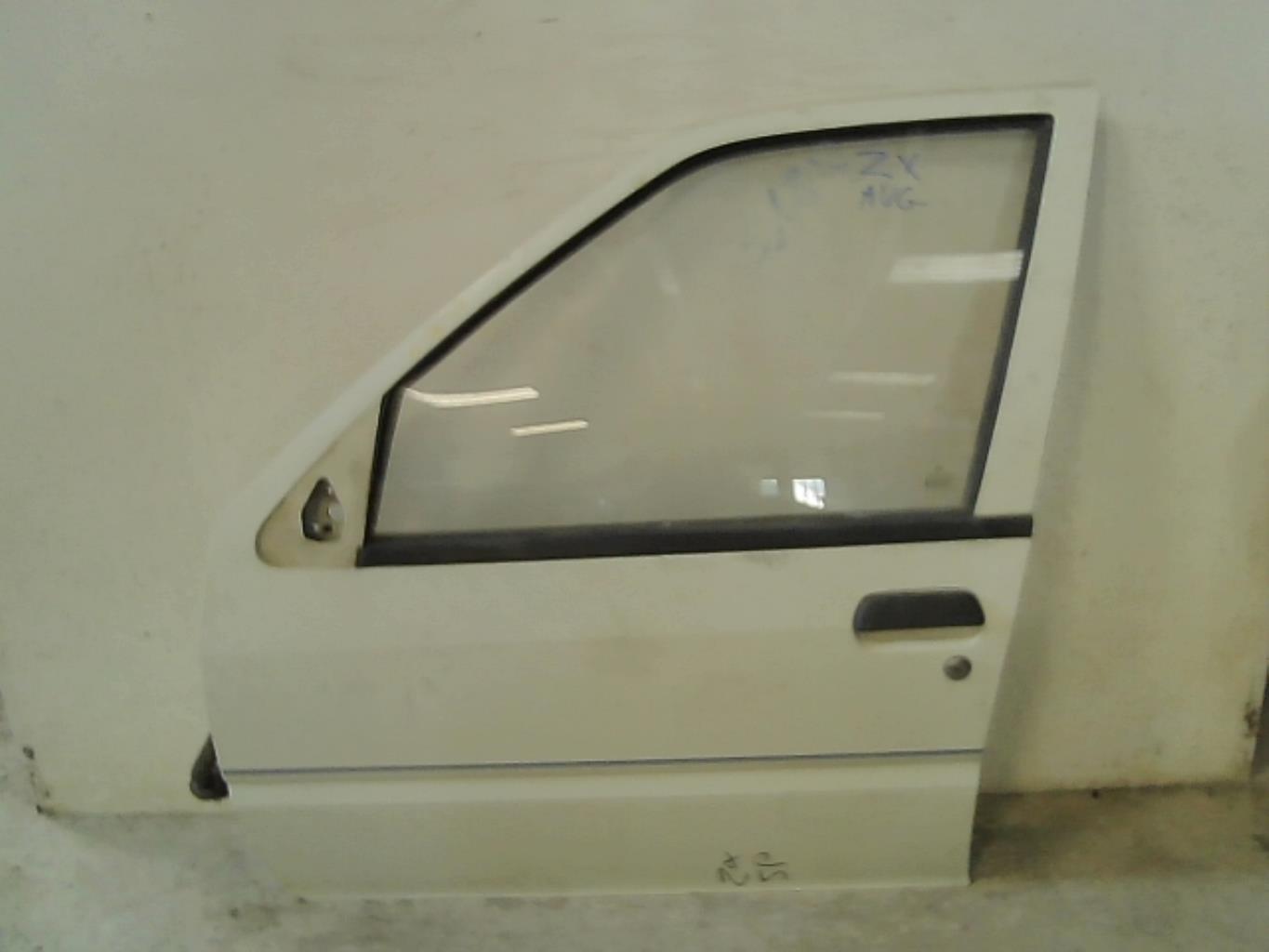 Porte avant gauche