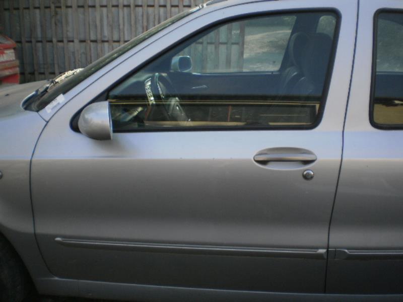 Porte avant gauche