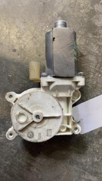 Moteur leve vitre avant droit