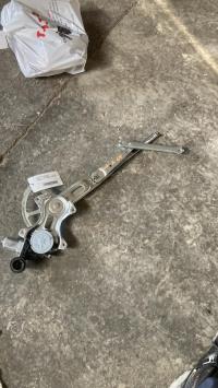Leve vitre electrique avant droit