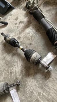 Cardan gauche (transmission)