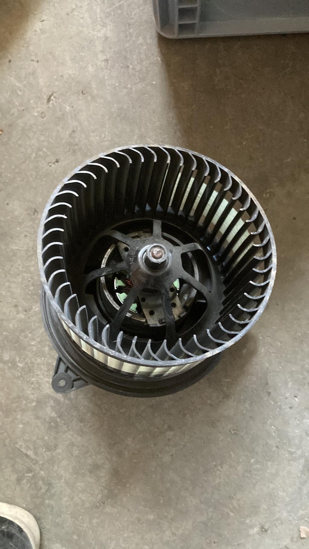 Ventilateur chauffage FORD FOCUS 1 BREAK Diesel - 1