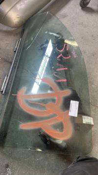 Vitre avant gauche