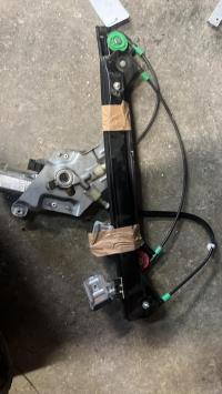 Leve vitre electrique avant droit