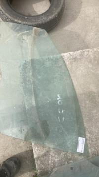 Vitre avant gauche