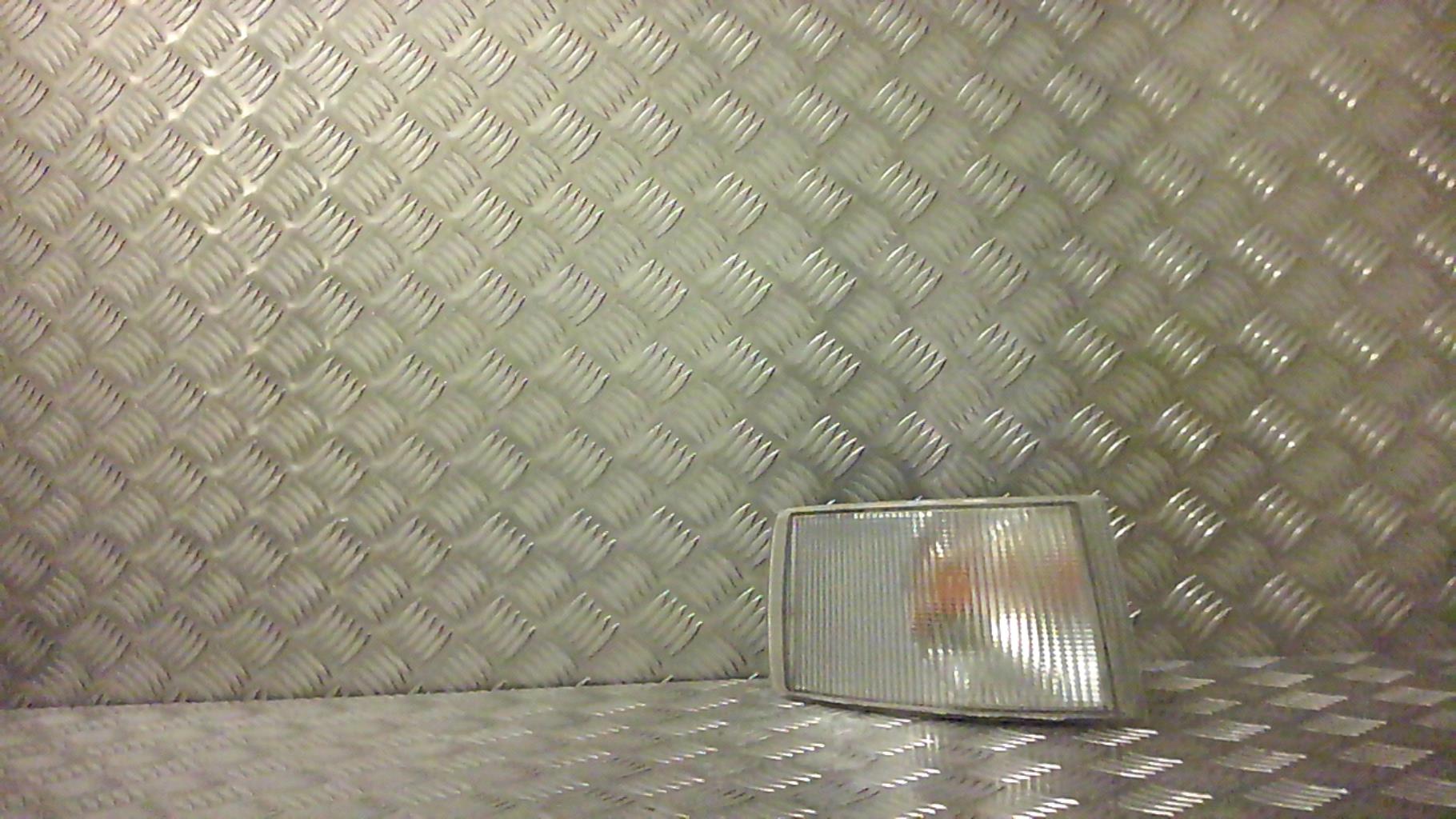 Gruppo ottico anteriore secondario destro (luci)(freccia)