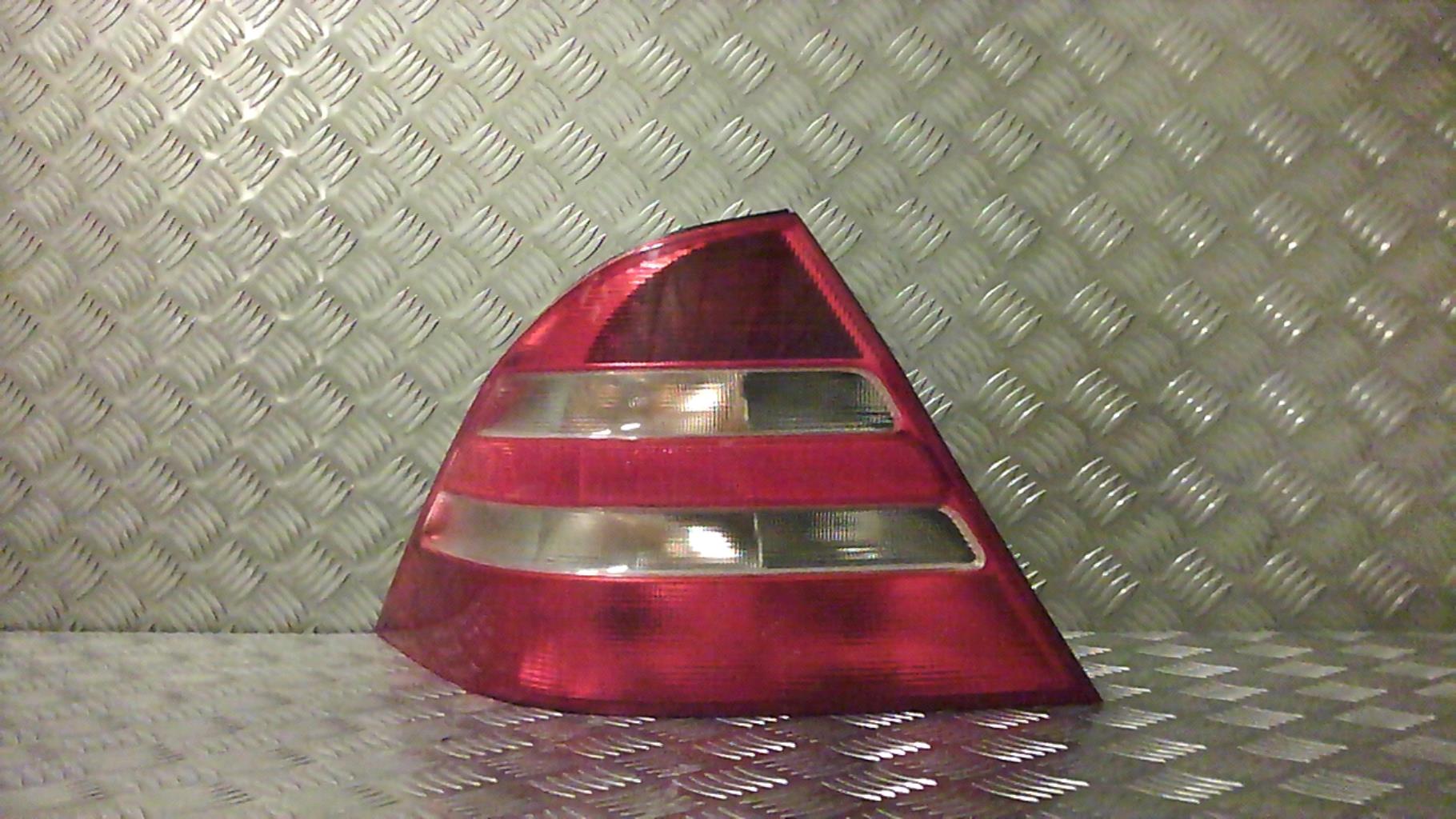 Fanale posteriore principale sinistro (luci)