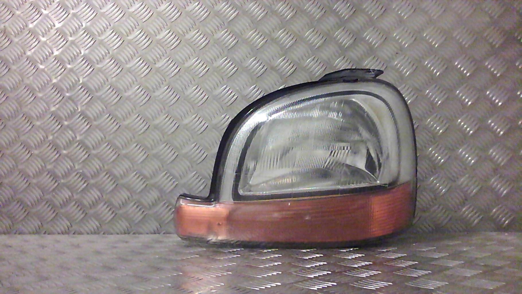 Gruppo ottico anteriore principale sinistro (luci)(faro)