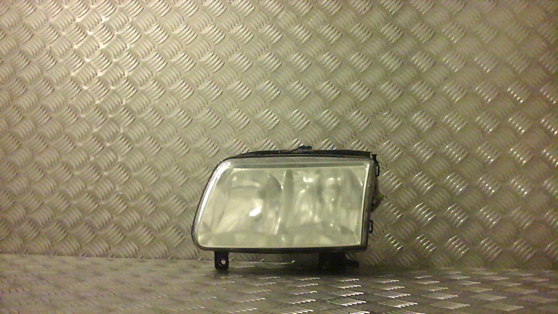 Gruppo ottico anteriore principale sinistro (luci)(faro)