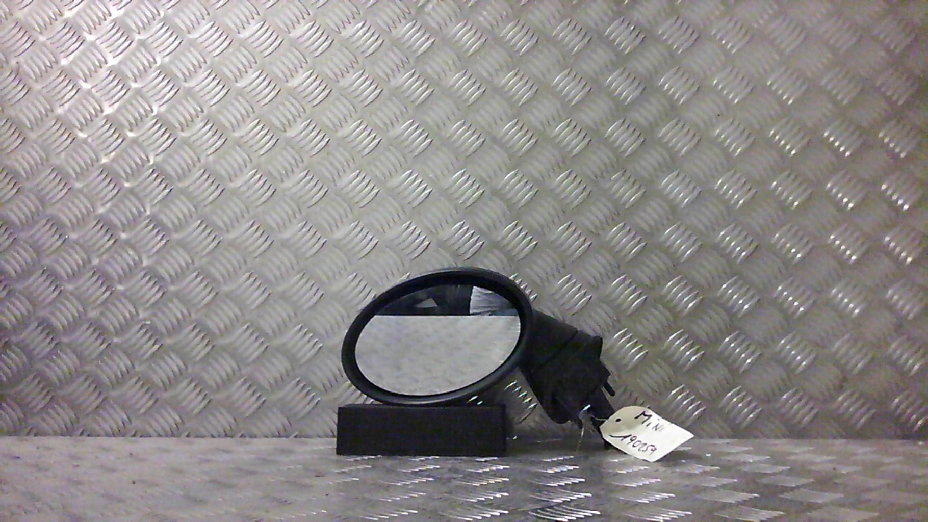 Retrovisor izquierdo