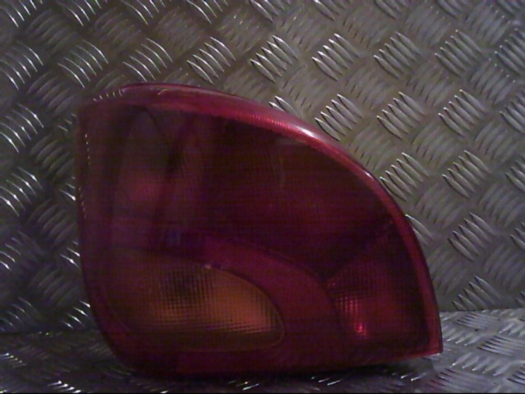 Fanale posteriore principale sinistro (luci)