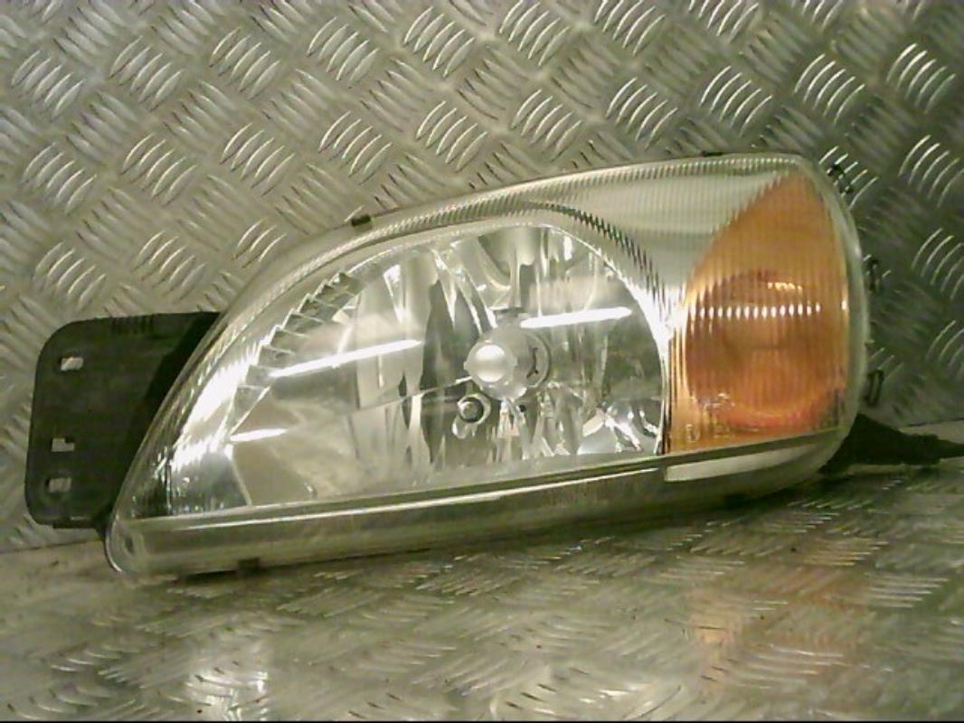 Gruppo ottico anteriore principale sinistro (luci)(faro)
