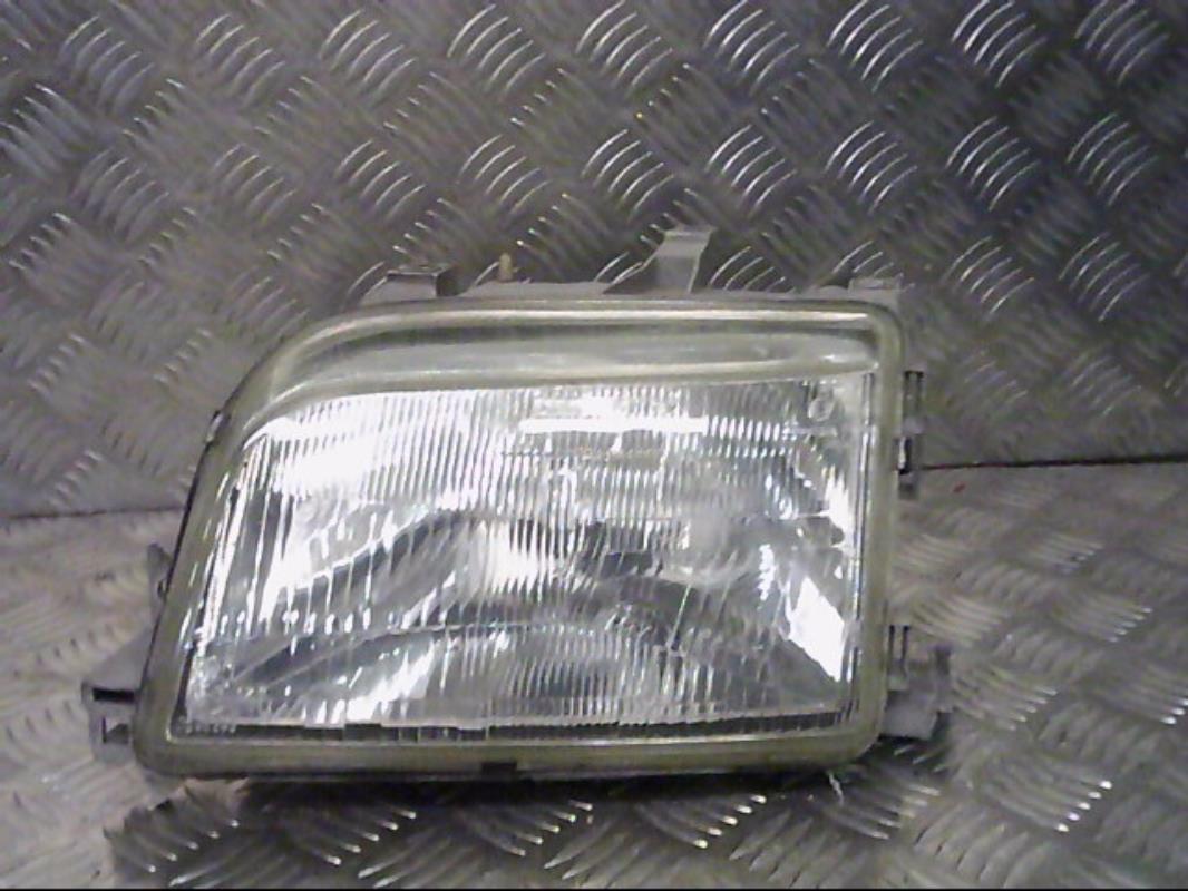 Gruppo ottico anteriore principale sinistro (luci)(faro)
