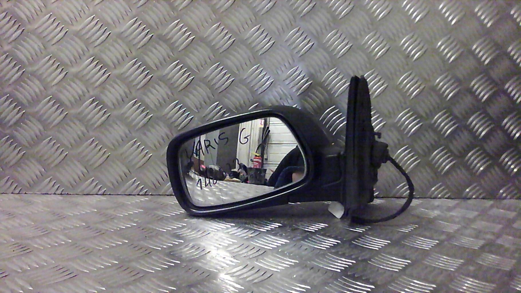 Specchietto retrovisore sinistro