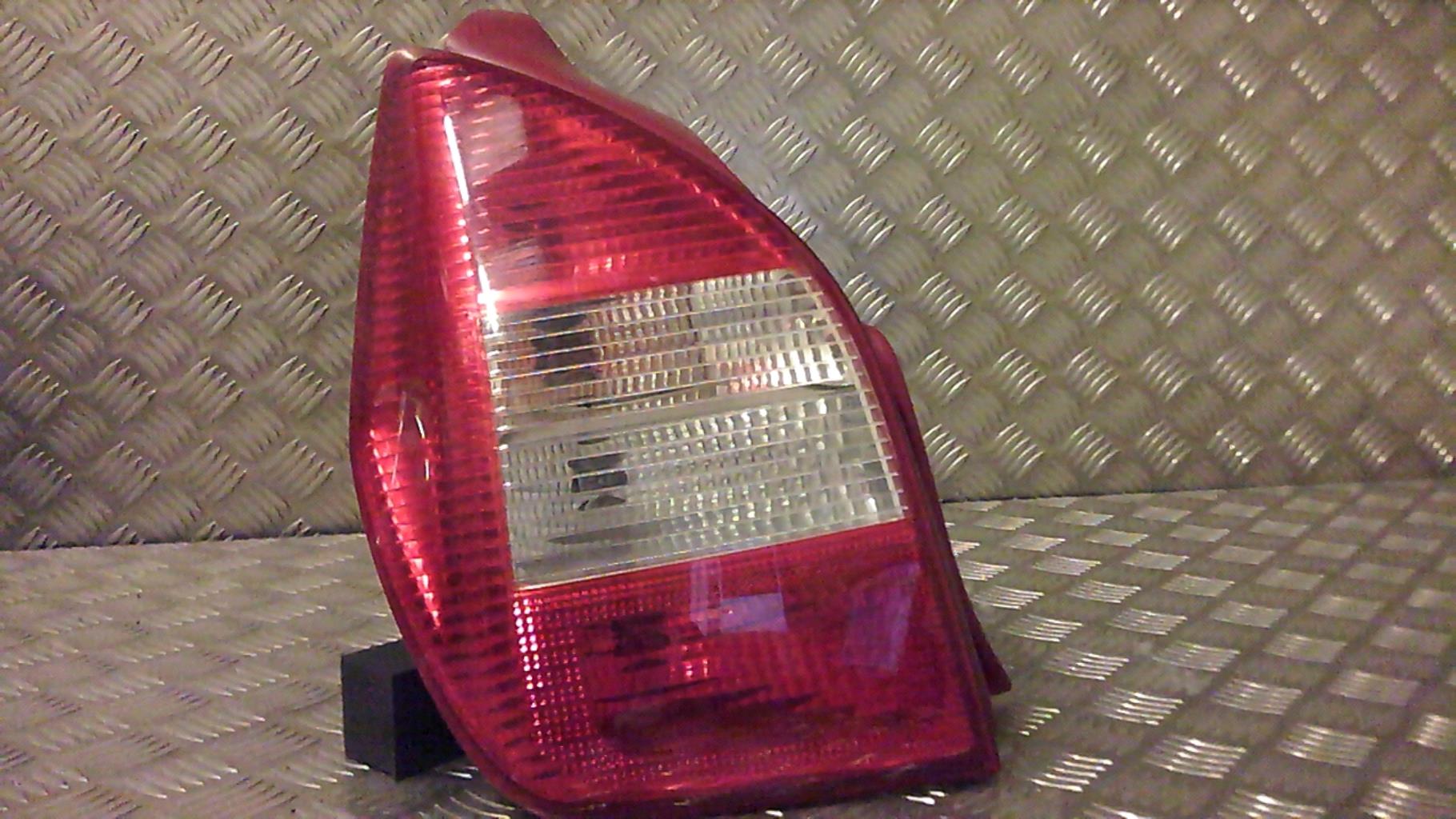 Fanale posteriore principale sinistro (luci)