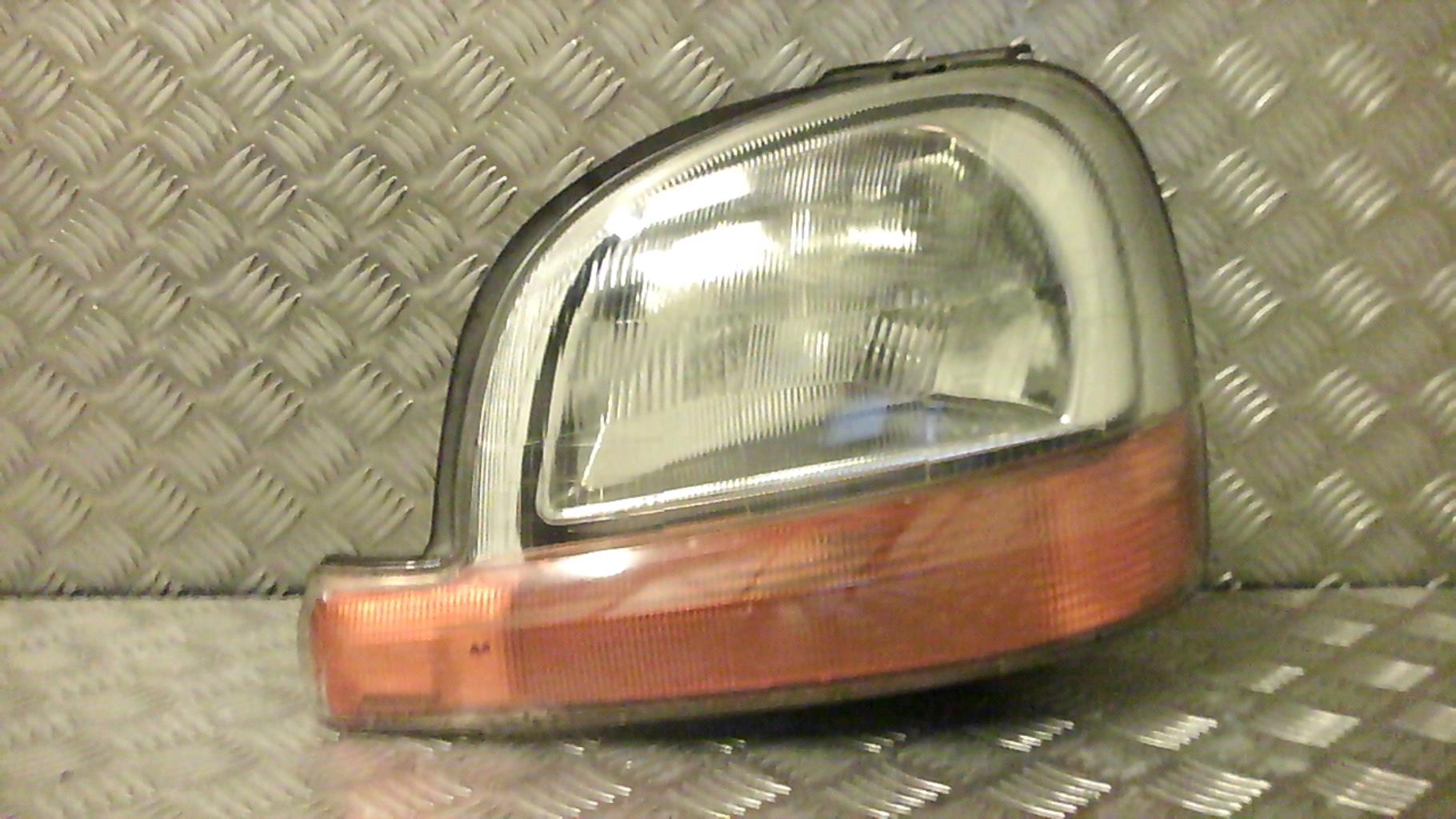 Gruppo ottico anteriore principale sinistro (luci)(faro)