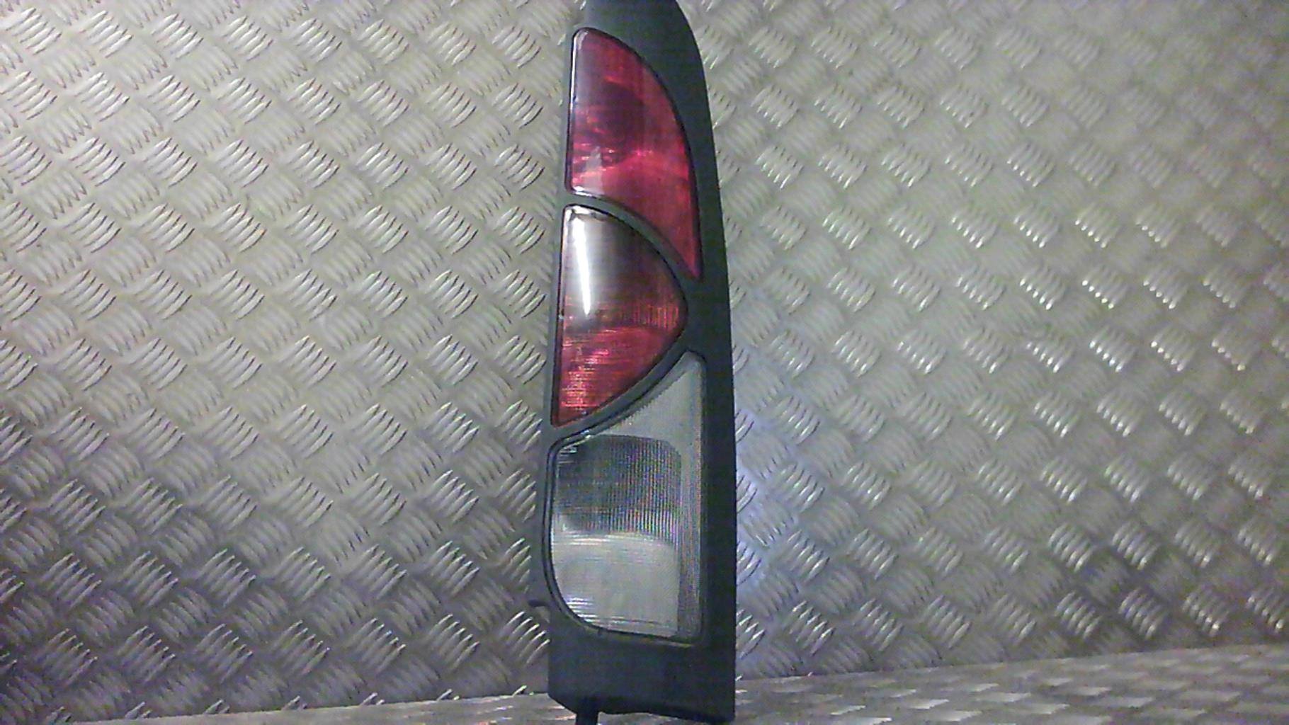 Fanale posteriore principale destro (luci)