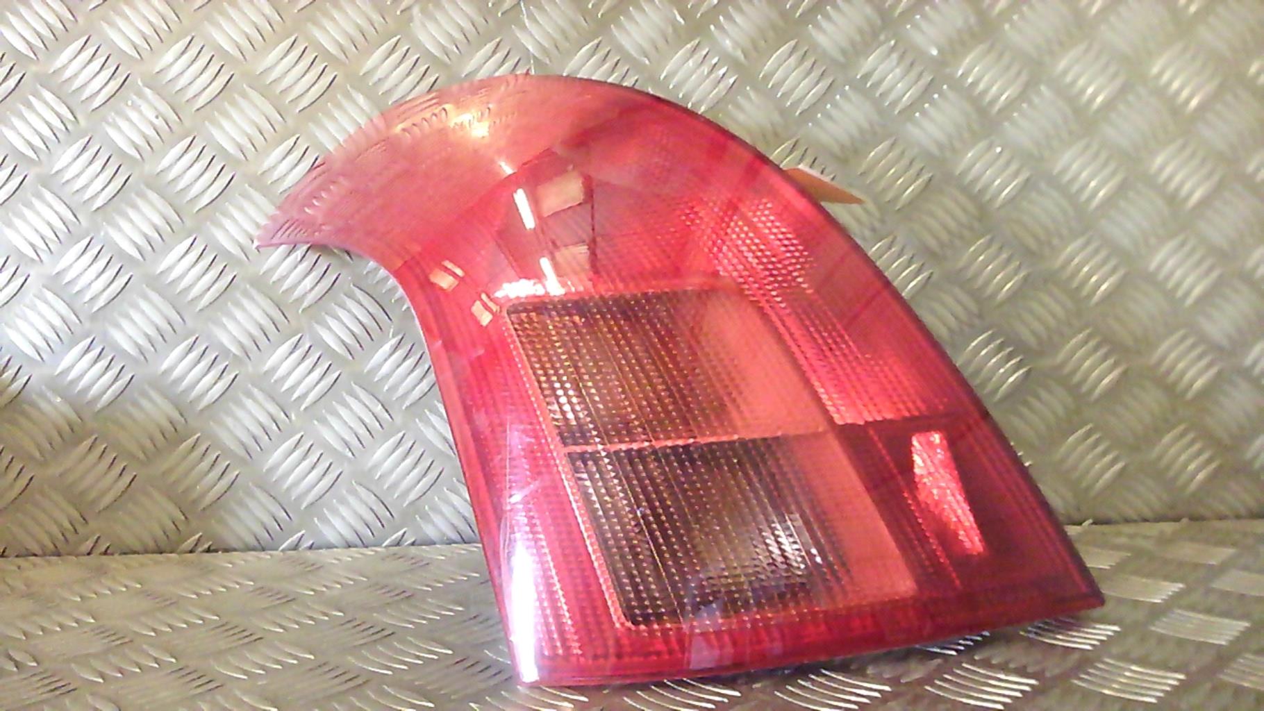 Fanale posteriore principale sinistro (luci)