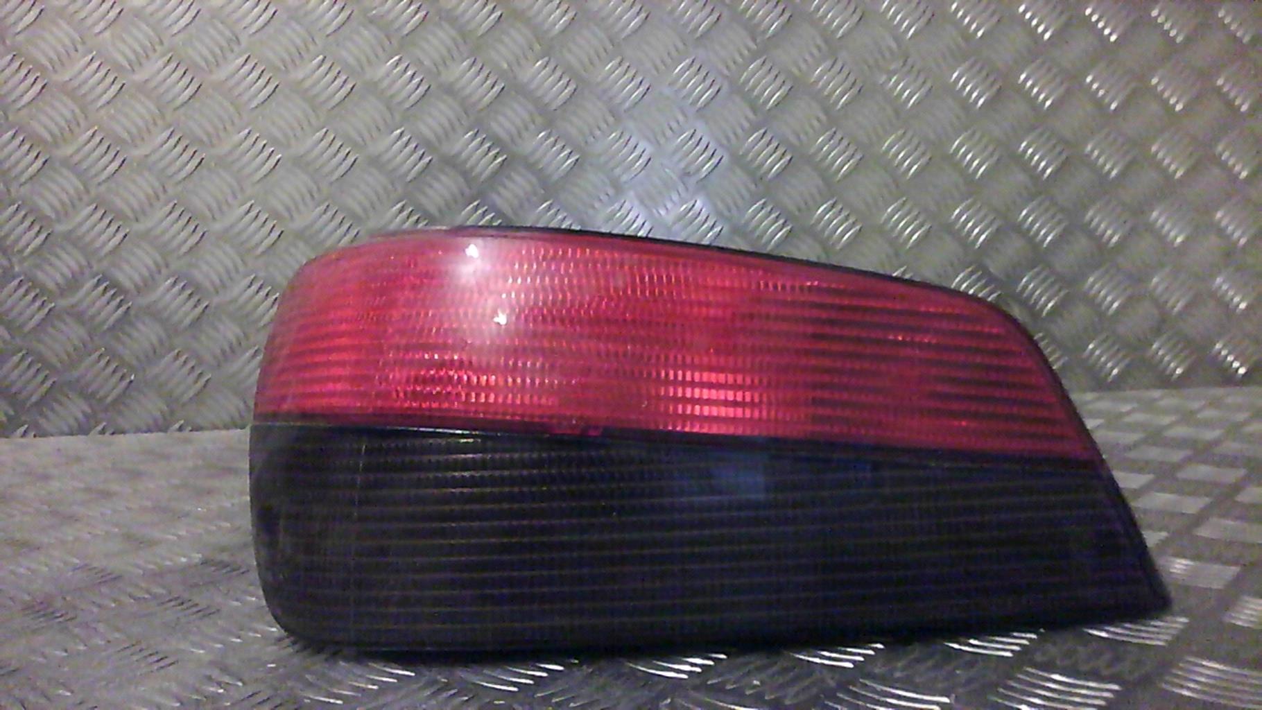 Fanale posteriore principale sinistro (luci)